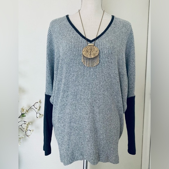 WHBM Oversized Pullover Sweater - Picture 3 of 10